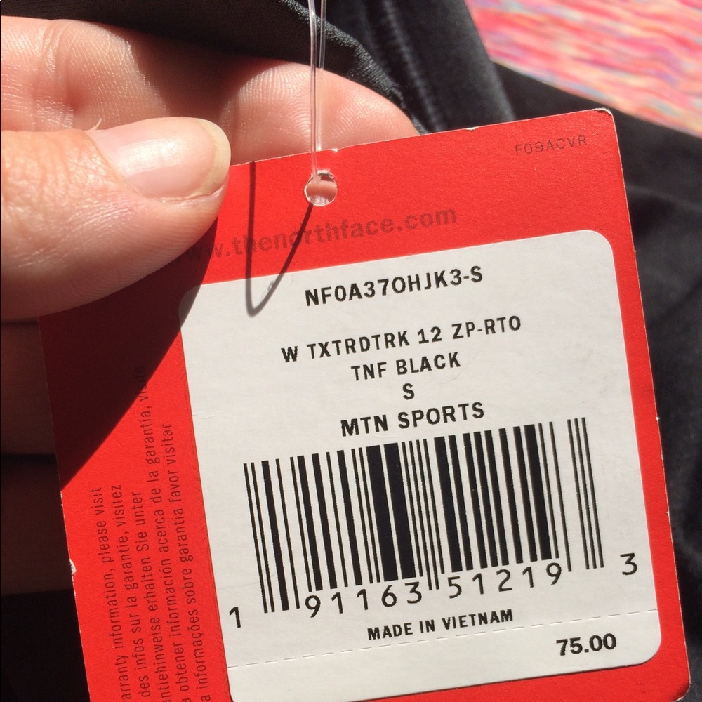 ✨BRAND NEW✨THE NORTH FACE HALF ZIP PULLOVER - Picture 4 of 4